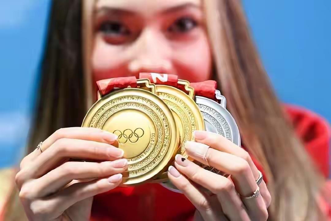 太离谱了！美国要征收谷爱凌100%个人所得税，政客推动全新体育法案，太气愤了！美