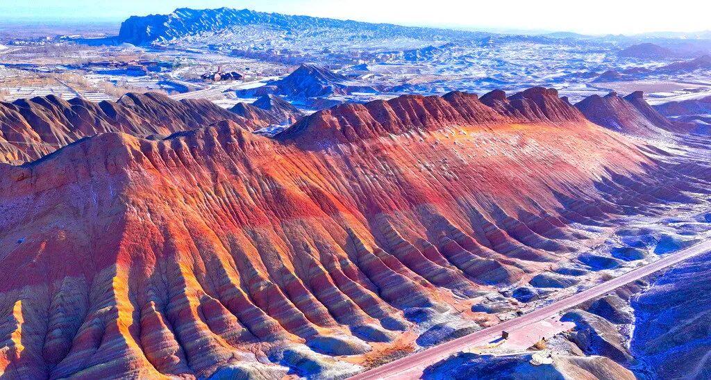 【中年最大的从容，就来自于不再追问】
        有个网友，和认识十五年的红