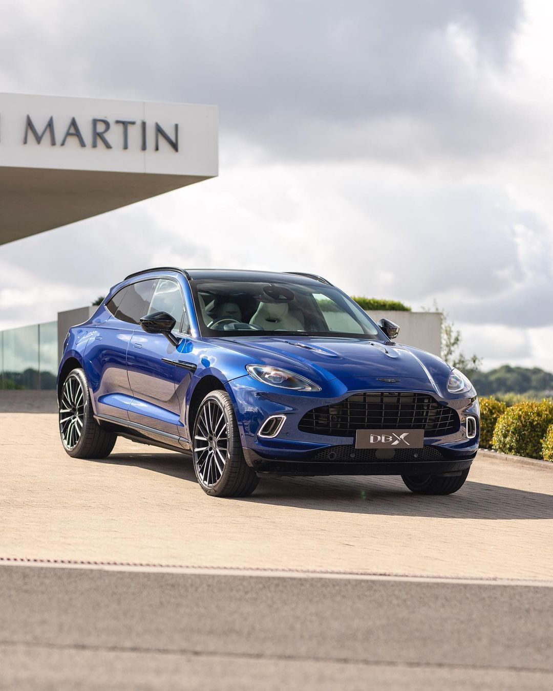 阿斯顿·马丁 DBX ​​​