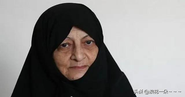 突发！
就在刚刚，伊朗遇袭身亡的最高领袖哈梅内伊的妻子曼苏雷·霍贾斯泰，因美以袭