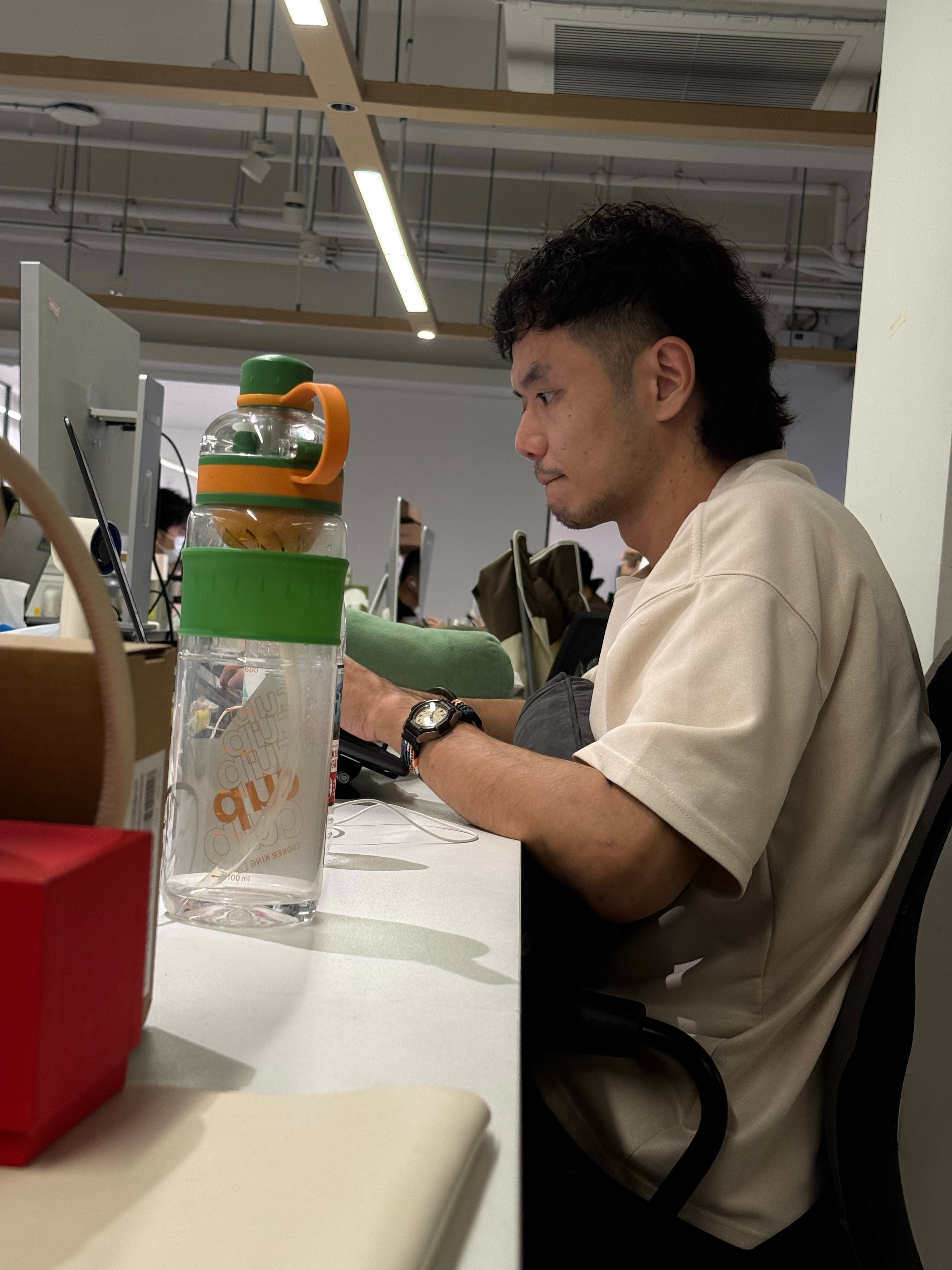 认真写脚本的电哥憋大招呢最近流感又开始了，我司已经有好几个病友了，大家注意防护a