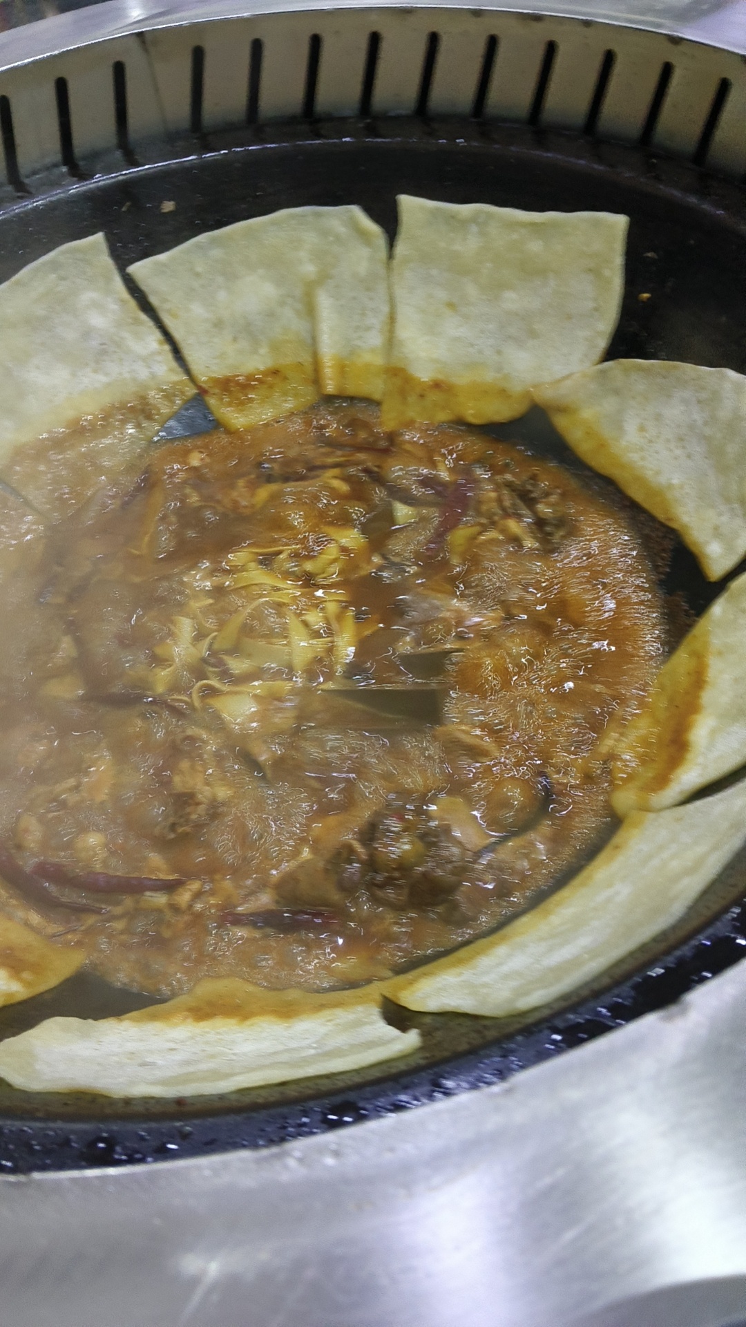 酒足饭饱 于库里携小助理给大家拜年啦[打call]祝大家在新的一年里蛟龙去，灵蛇