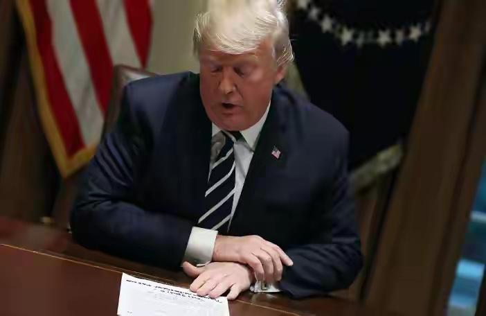 特朗普挑“傀儡”翻车？委国乱局三重死结，加油成本或受影响
 
委内瑞拉这出傀儡大