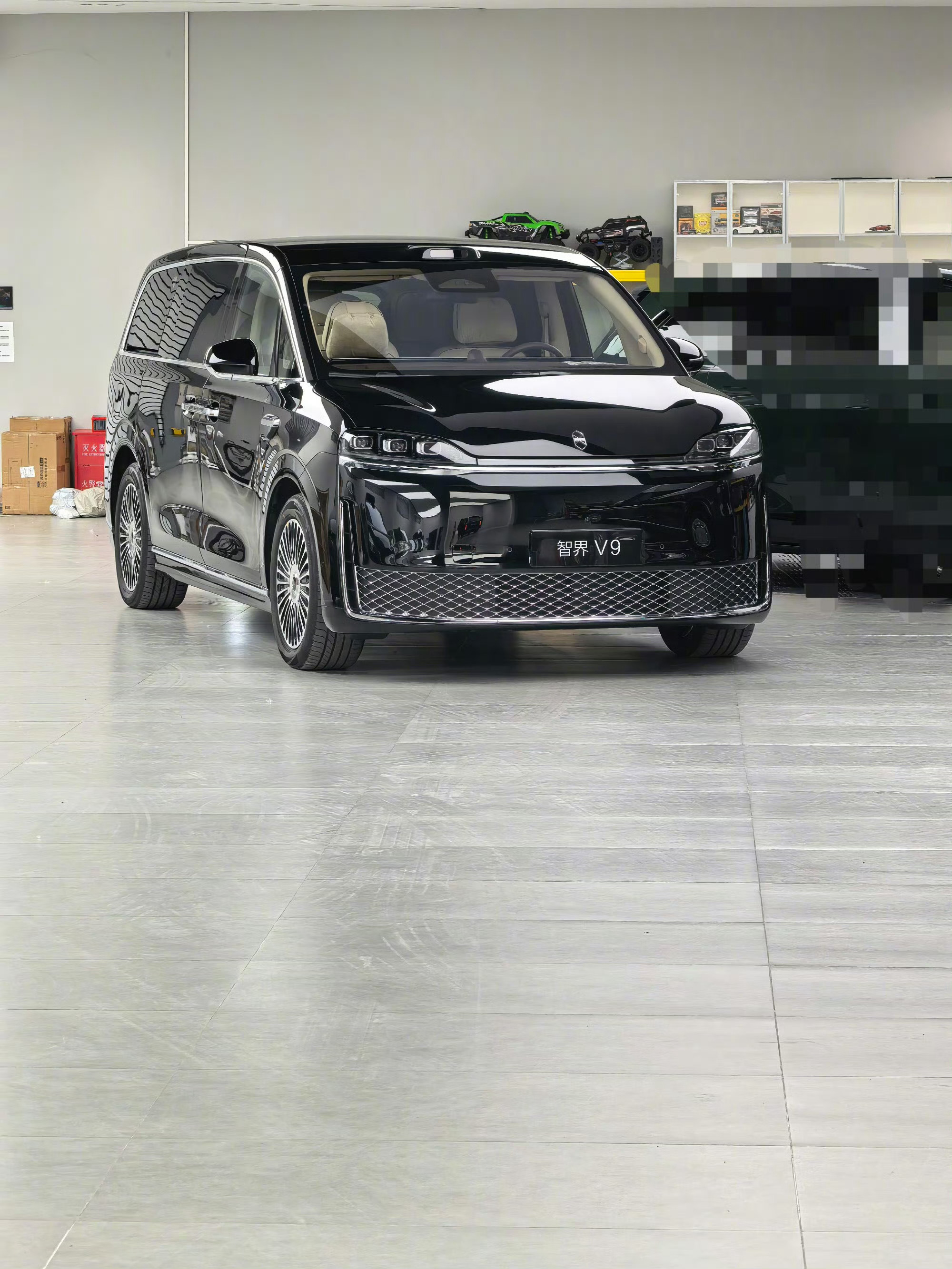 智界v9 预售价39.98万元至52.98万元，预售1小时订单突破12500台！