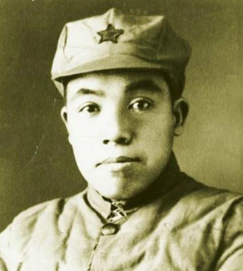 1982年10月的一个下午，北京西城区复兴门外那座灰色小楼里，六十三岁的钱希均签