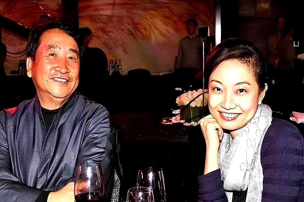 大家，觉得呢

76岁姜昆独自飞美国，不为演出，只为在旧金山街边小馆，陪47岁女