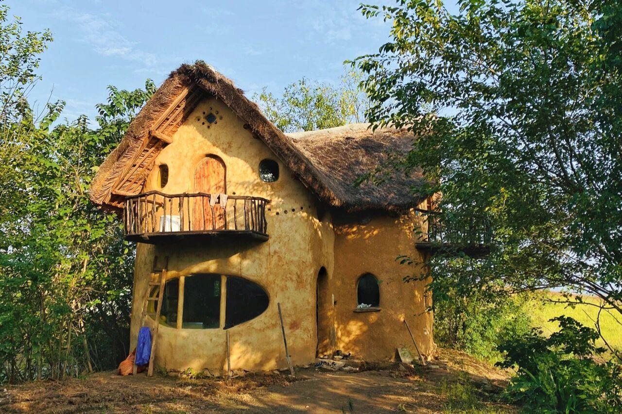 两万块造房住：没房贷，人生未来30年都是自由的！

2017年，湖北90后夫妇波