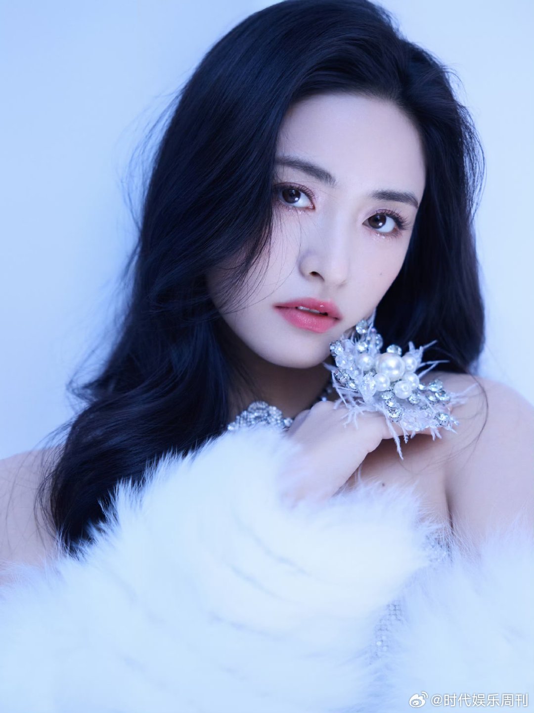 秦岚沈月否认背着王鹤棣建小群亲爱的客栈秦岚沈月火速否认背棣建小群，棣棣这侦探雷达