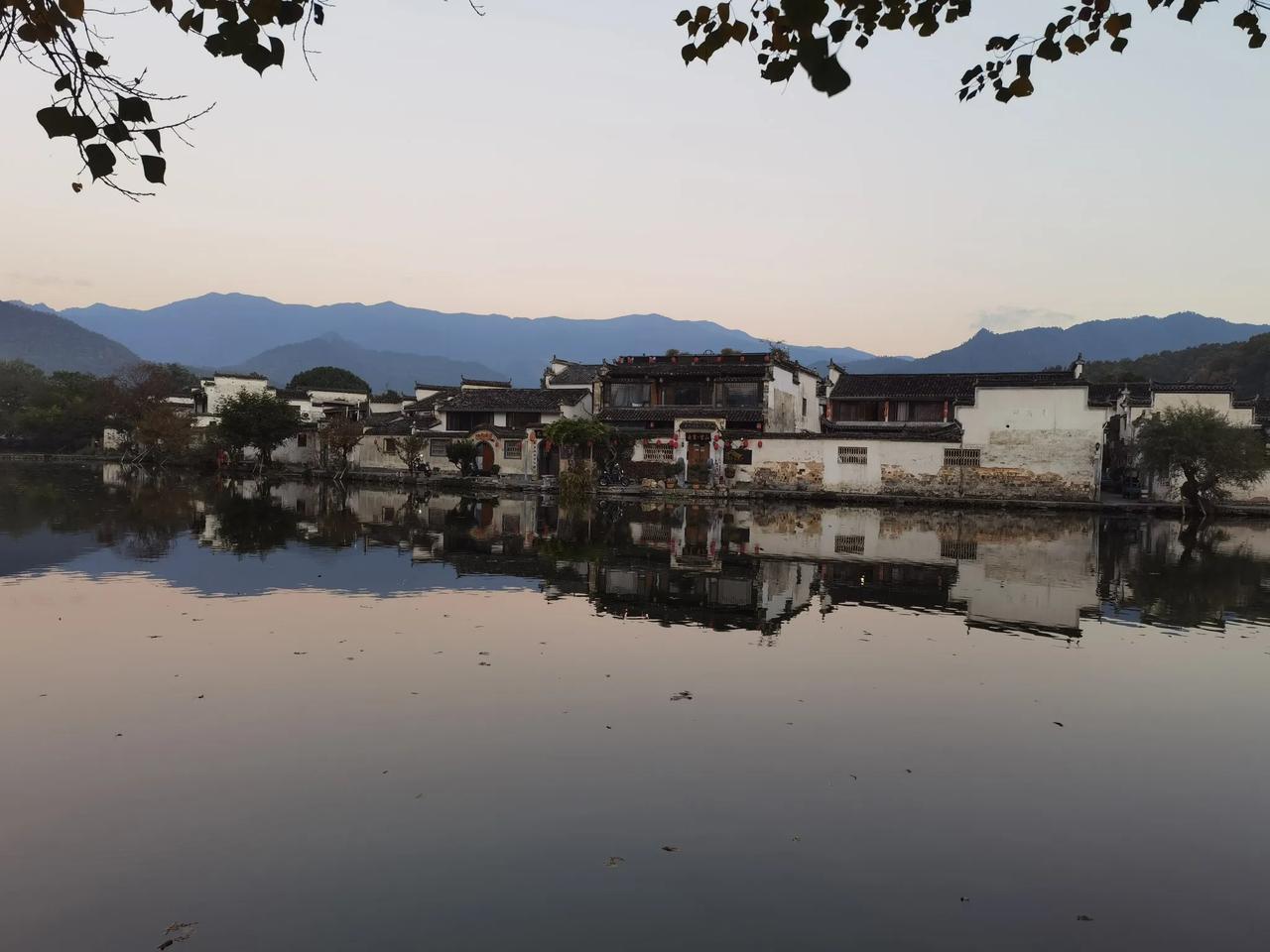 这事就算是闹着玩的，对他人造成了伤害，也必须承担过失的责任。如果伤情达到一定的标