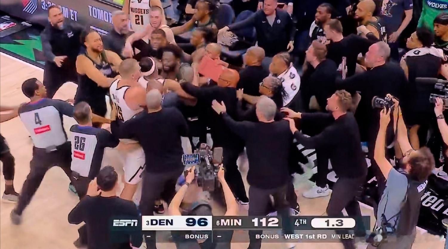 森林狼3-1掘金！在足足赢了16分的情况下，森林狼的麦克丹尼尔斯终场前来了个压哨