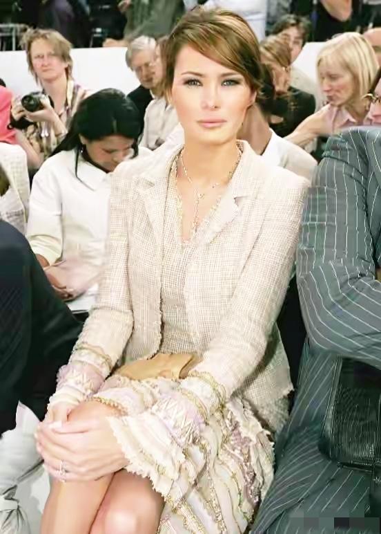 2004年的她，她的丈夫现在是世界恶魔。