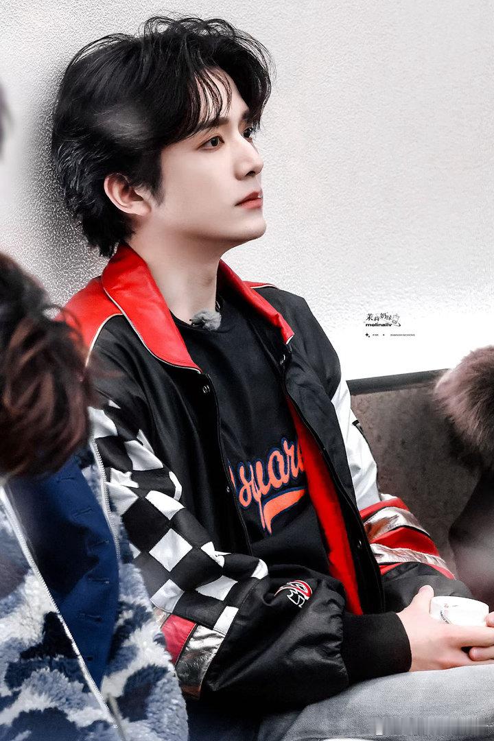 张新成演员爆改爱豆 看张新成唱跳我整个人愣住了。演员爆改爱豆成功案例+1，建议多