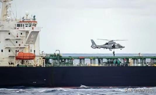 地中海扣船事件升级！
法国海军昨天没留半点情面，直接在海上拦下一艘正在航行的油轮