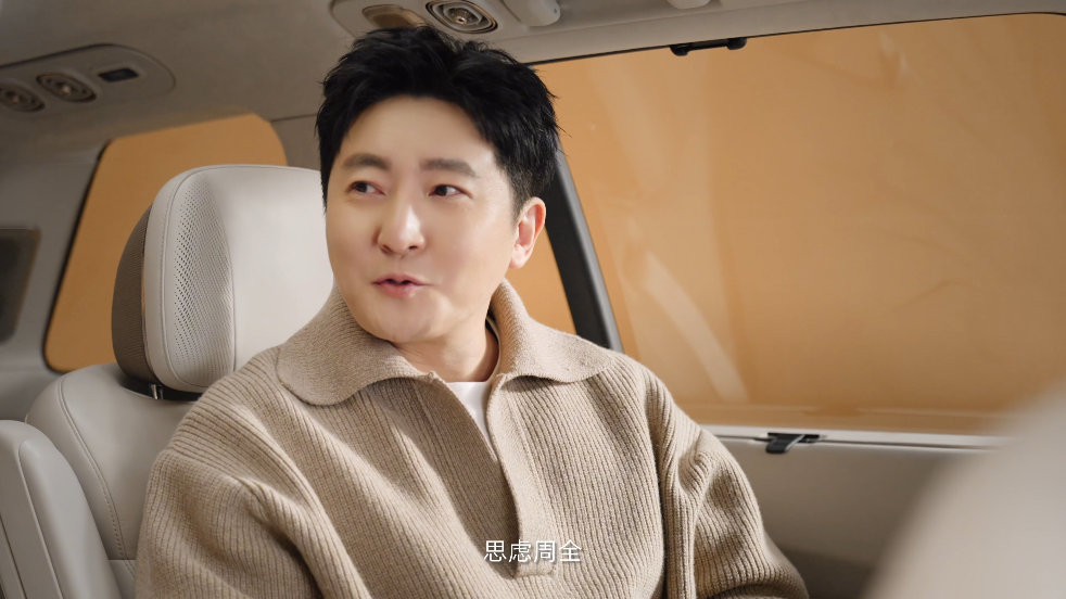 郭京飞透露全家满意的奥秘郭京飞这短片笑到我了！一人分饰俩角色也太会玩了吧~一边是