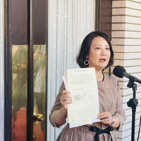 台湾潜艇出海引争议
吴思瑶：无锚不必然

据台湾媒体报道，台湾第一艘自己建造的潜