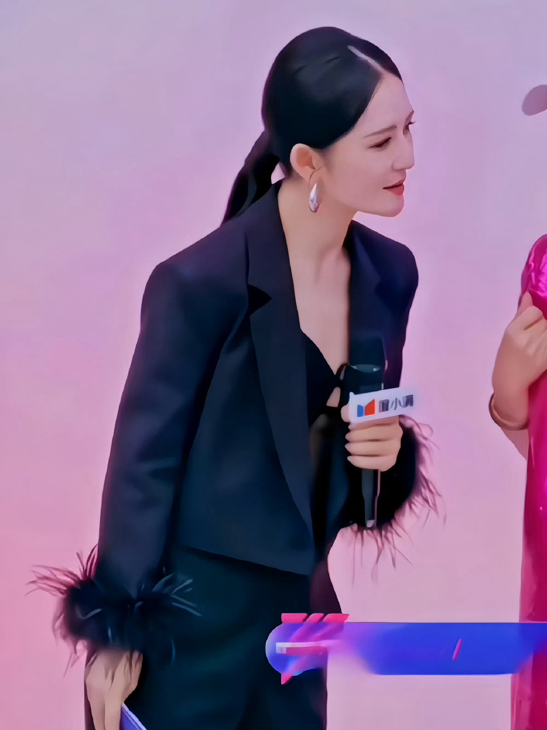 谢娜刚开完演唱会就去主持浪姐谢娜刚开完演唱会就去录浪姐演唱会里她展现了超强的唱跳