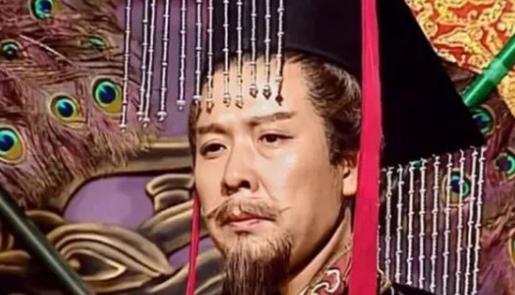 219年，刘备向诸葛亮说道：“我知道把黄忠与关羽同列，关羽会有意见，但我相信有一