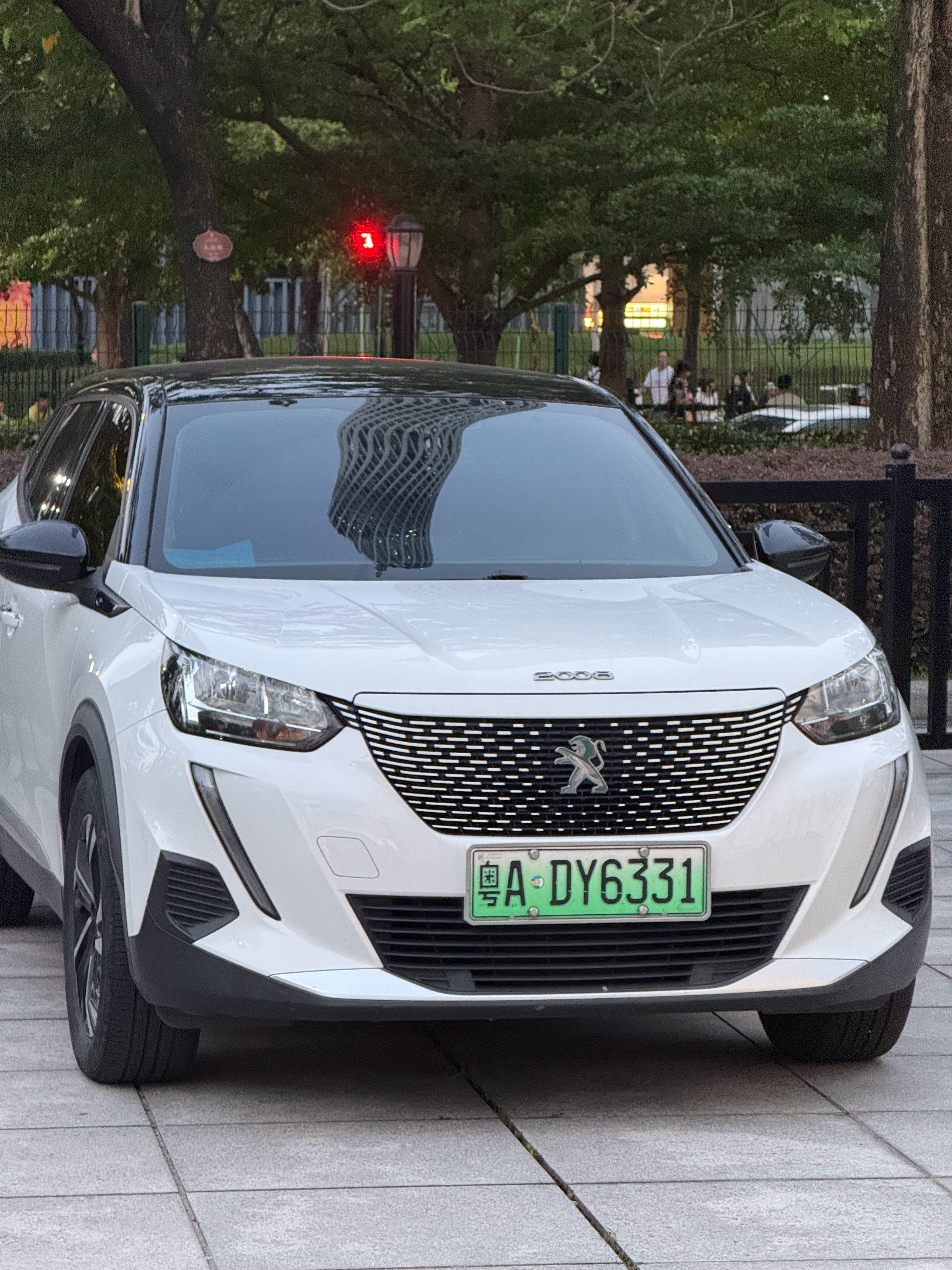 下班看到这台车，稀有程度应该不亚于超跑 
