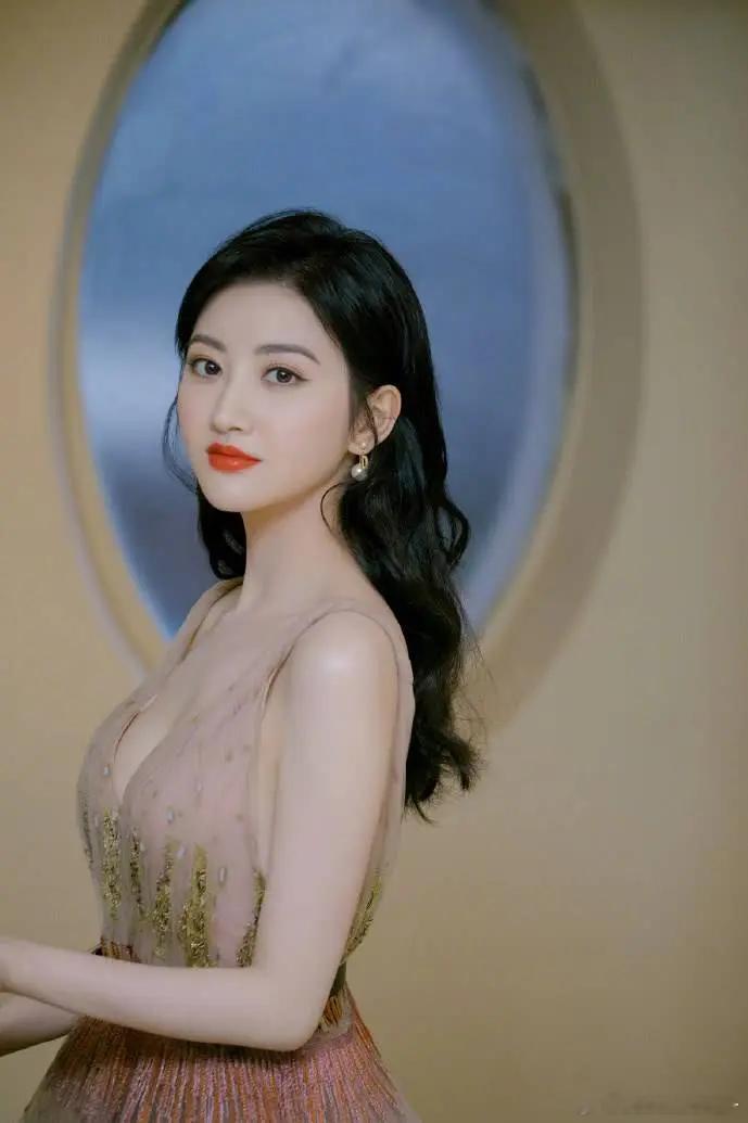 孙宇晨 我的女友景甜有两个奇葩男人回不了国，却经常上热搜。一位是孙割割，还有一位