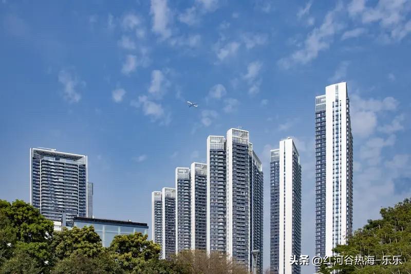 清明假期只有三天，尽管深圳楼市交易热度创6年同期新高，对市场来说也掀不起什么大浪