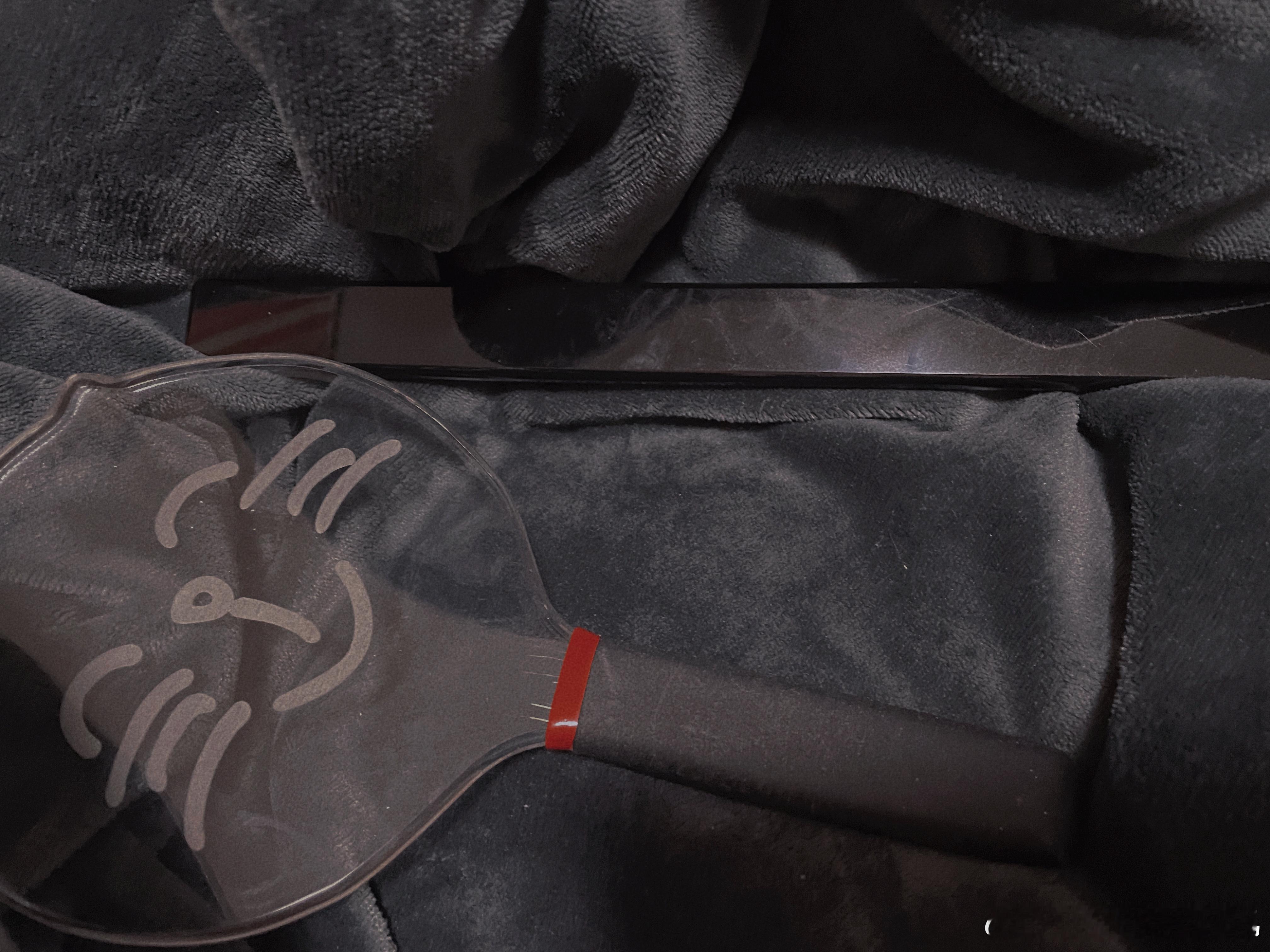 嘎“有话好商量，动手不讲武德”（嬉皮笑脸蒙混过关中）Z“玩手机  熬夜 哦不 通