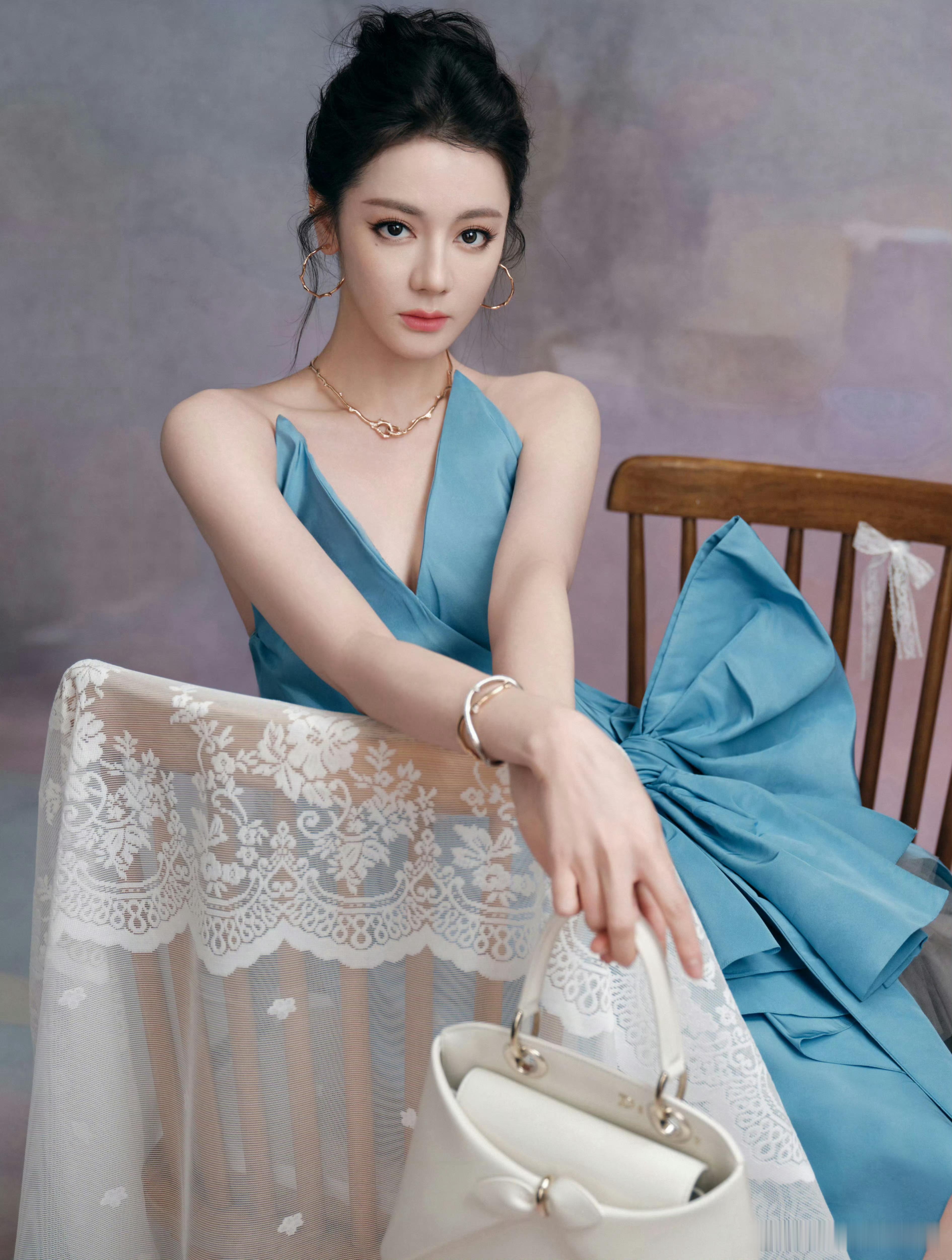 王亚飞 迪丽热巴这个发型我还挺喜欢的  ˗ˋˏᰔᩚˎˊ˗