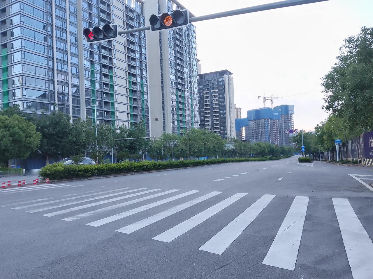 九边说:大城市不会给你承诺，它只是给你一个舞台！你把自己的时间，精力，野心放上去