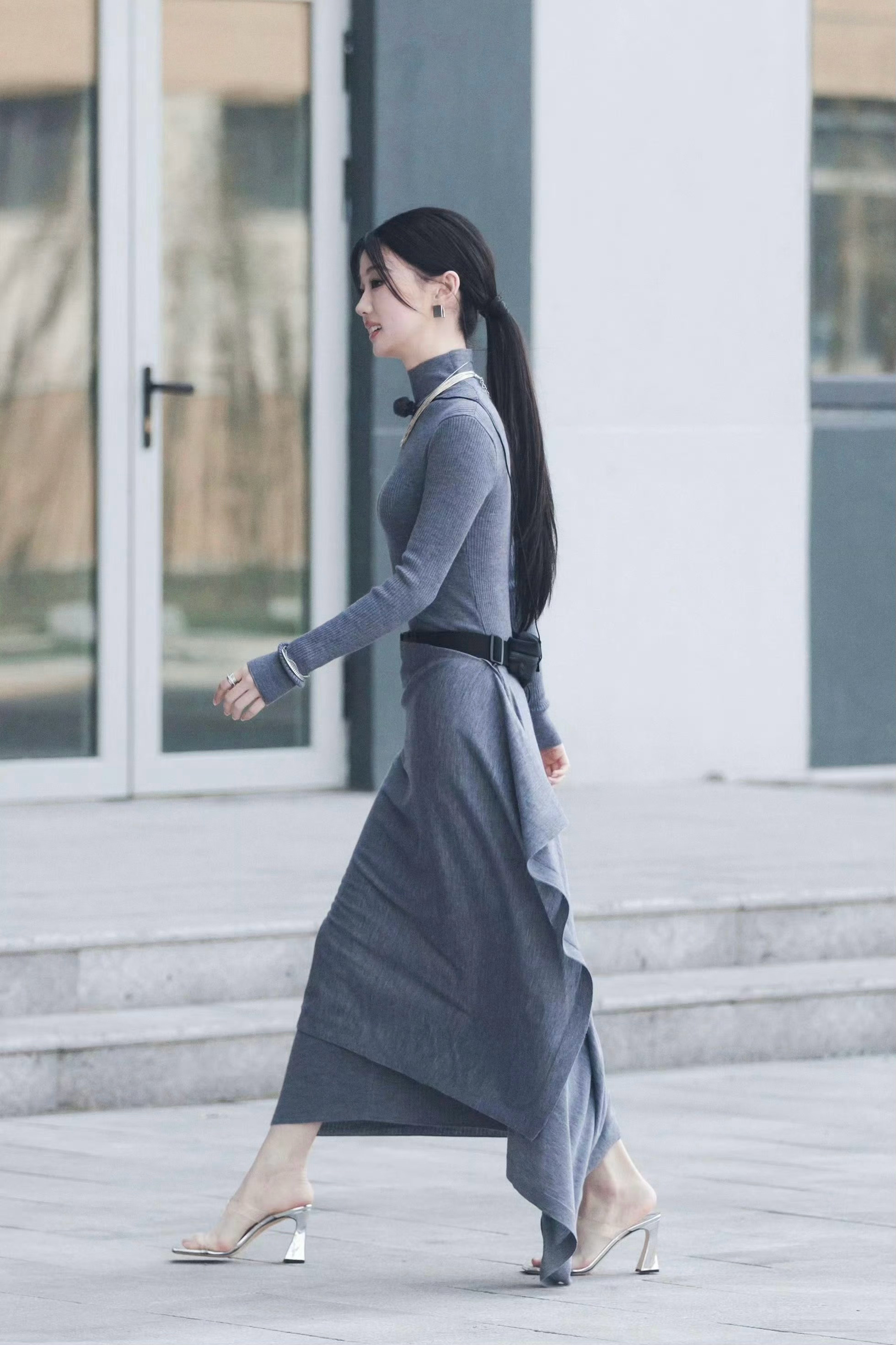 单依纯透明高跟鞋 