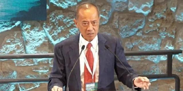 终于有人说出了大实话！新加坡前外长杨荣文说：不要看美国动不动就威胁中国、制裁中国