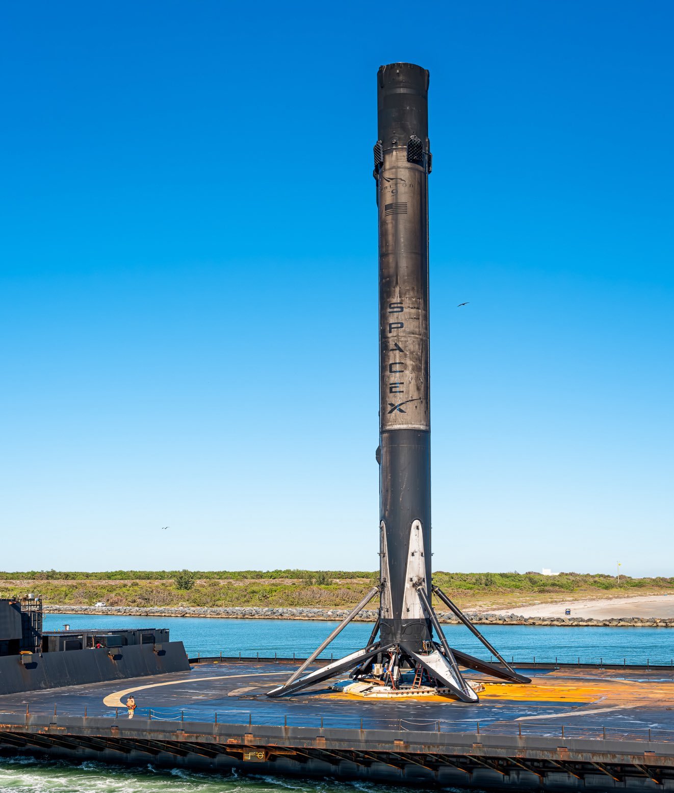 北京时间今天下午，SpaceX在卡角使用30手猎鹰9号火箭芯级(B1067.30