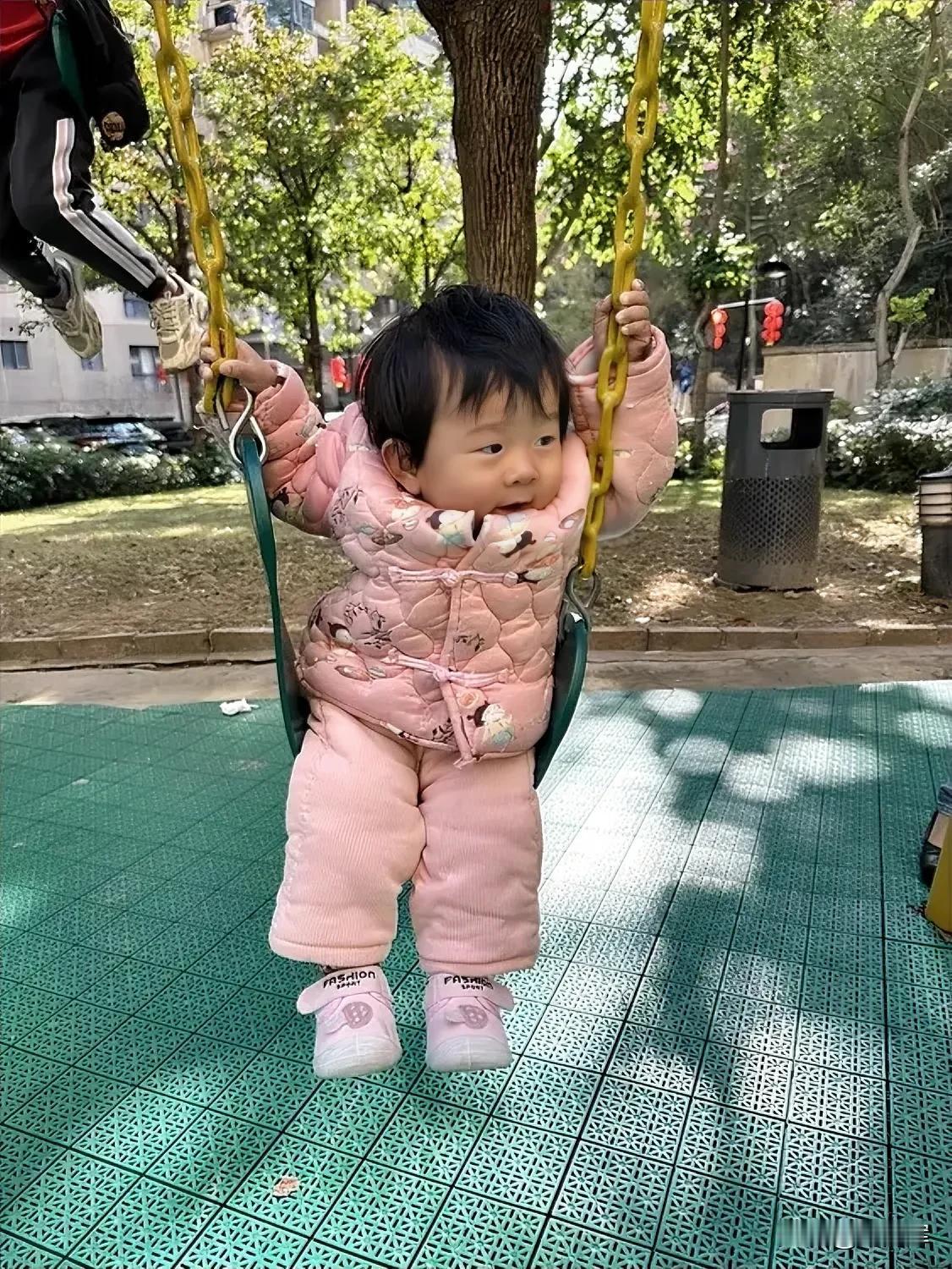 （1190）：孩子，早上好。给你讲一件最近发生的事情：前些日子，下楼扔垃圾时，不