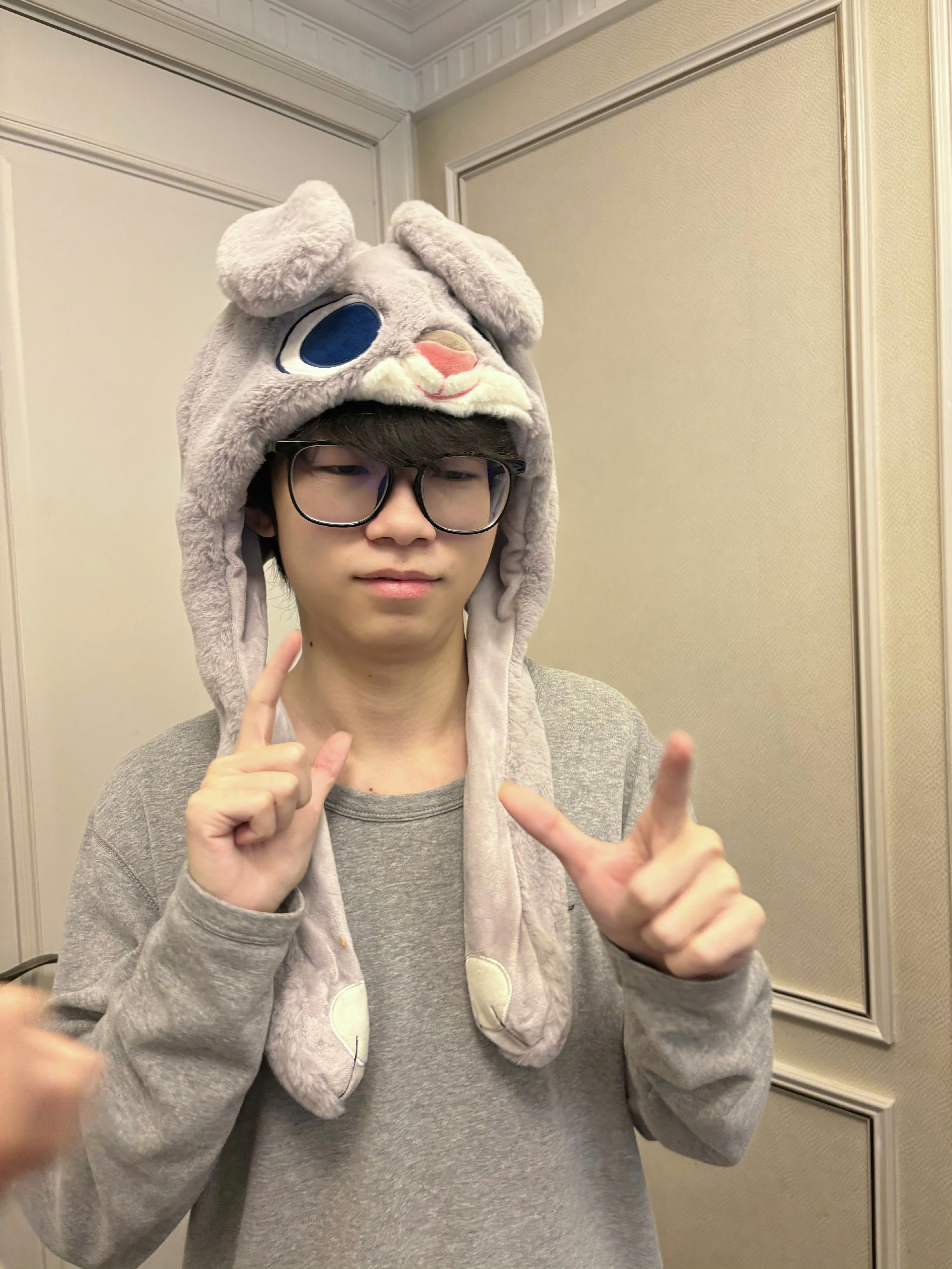 福福的小窝  立志和每一条秋衣都拍上手势舞吗2026pel