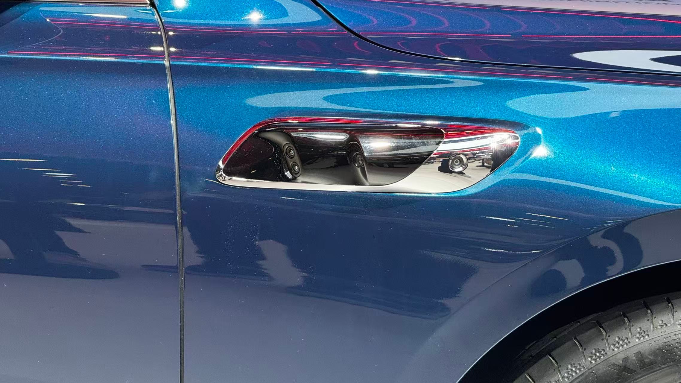 2026北京车展 全新红旗H9也来了，加上了华为全新的896线激光雷达，还有3颗