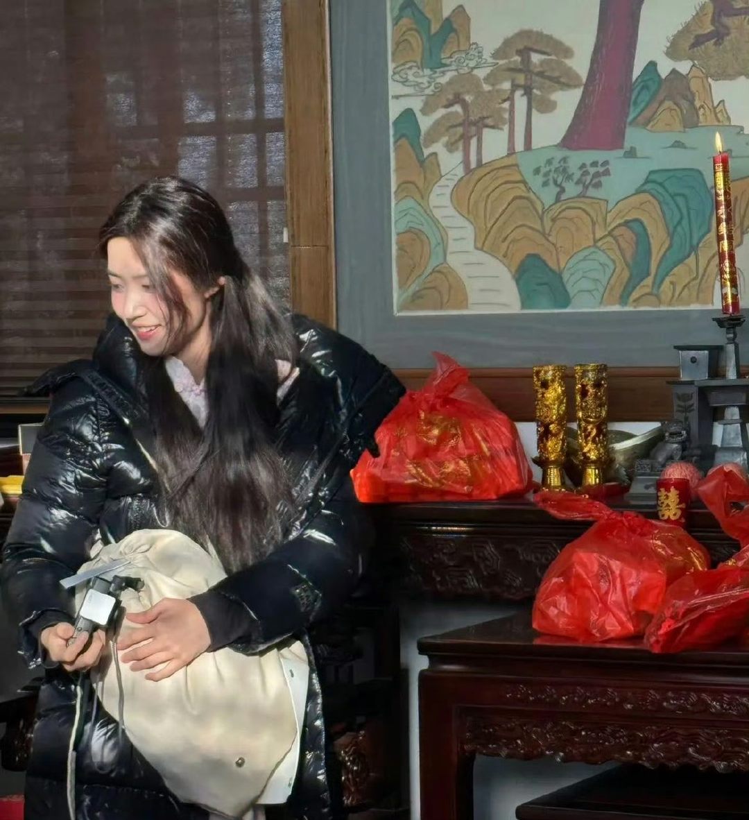 卢昱晓当伴娘了卢昱晓给闺蜜当伴娘 噜噜晓去给闺蜜当伴娘了 