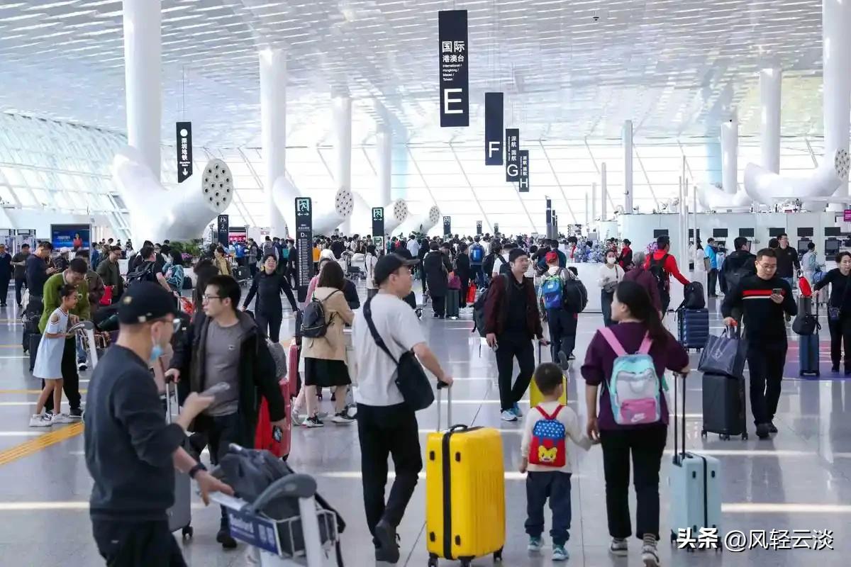 两岸直飞订单排至年末，隔阂挡不住民间往来
 
近期两岸民间往来热度持续走高，宁波