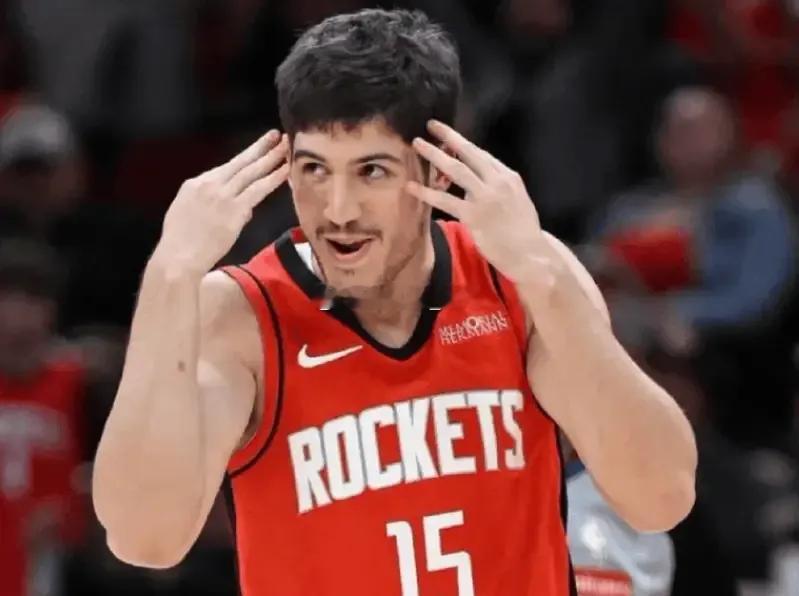 11月22日讯 今日NBA杯小组赛，火箭109-112不敌掘金。火箭球员里德-谢