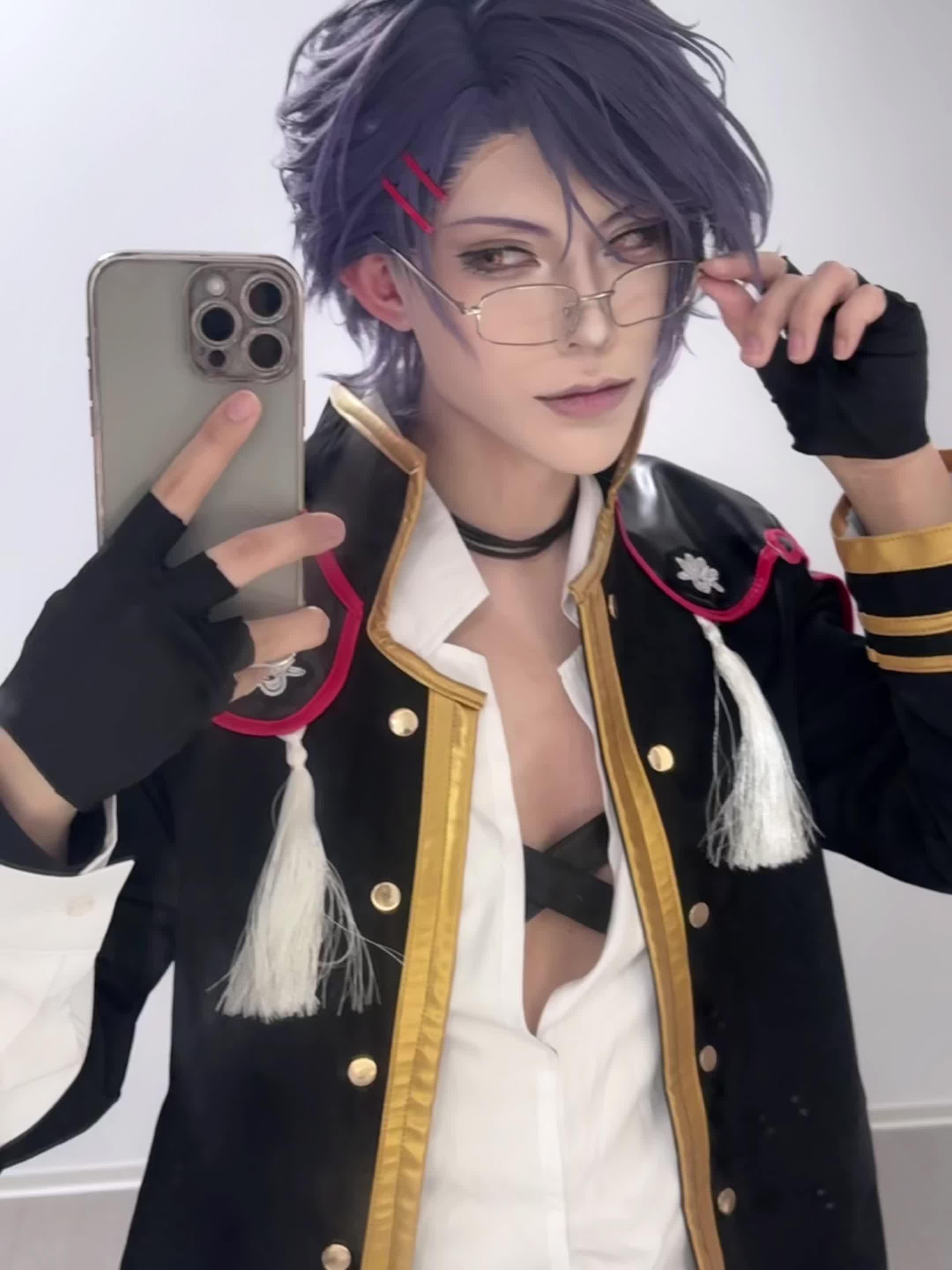 主，别上班了，来和我睡回笼觉💤