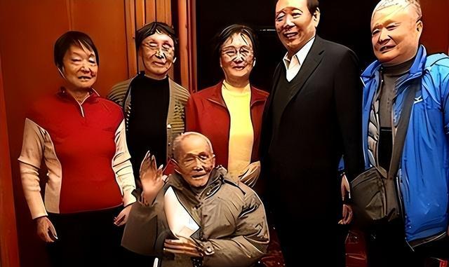 86岁老人念叨神秘代号，揭开中央特科情报员姚子健往事
 
“27-81-241”