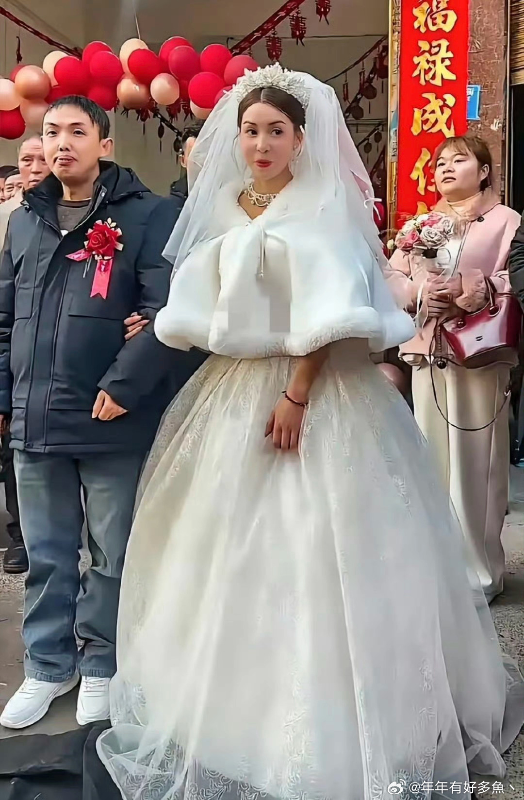 新郎官这是娶了个迪丽热巴回来啊？改善基因的好机会来了。 