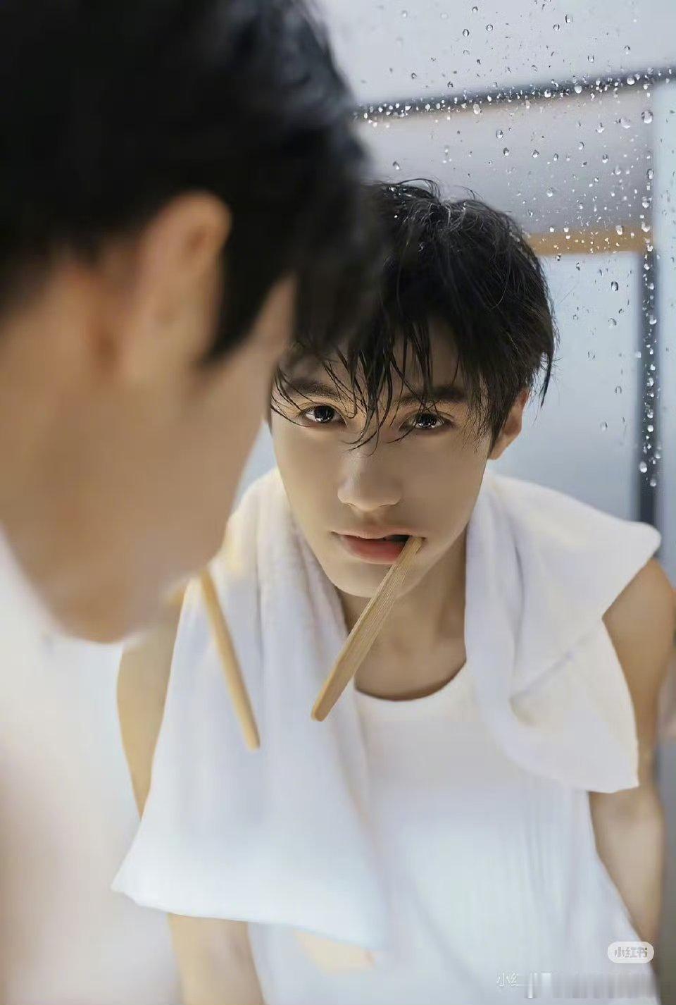 王小亿杨鹏丞颜霸同框眼睛好忙 谁懂这份颜值暴击！王小亿粉色公主裙惊艳亮相，杨鹏丞