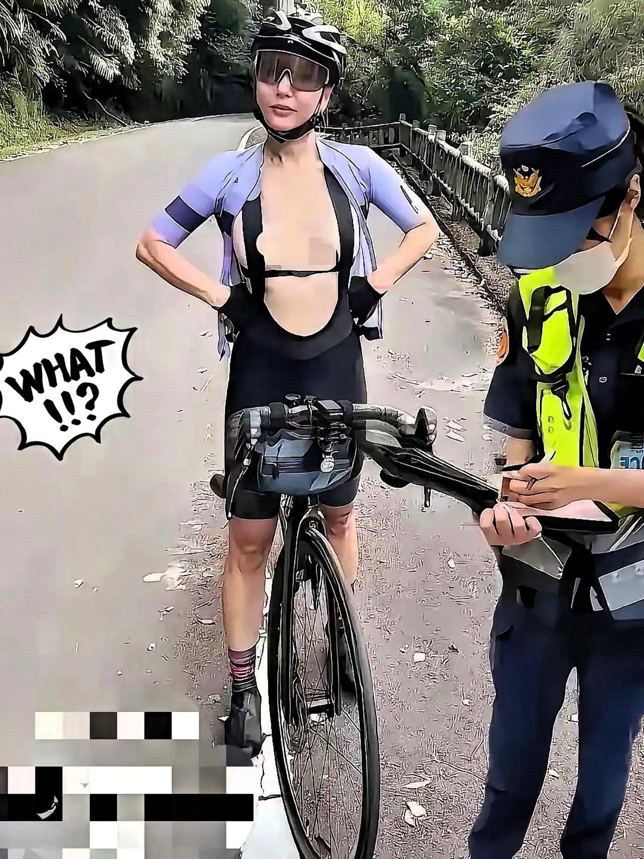 “这穿搭是太热还是太敢？
女子大胆着装被拦后一脸不屑引热议！”
路上一女子穿得那