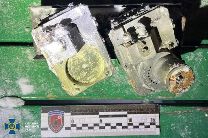 震惊！乌克兰居然回收了俄罗斯发射的“榛树”中程弹道导弹残骸，目前基辅捡漏收集到的