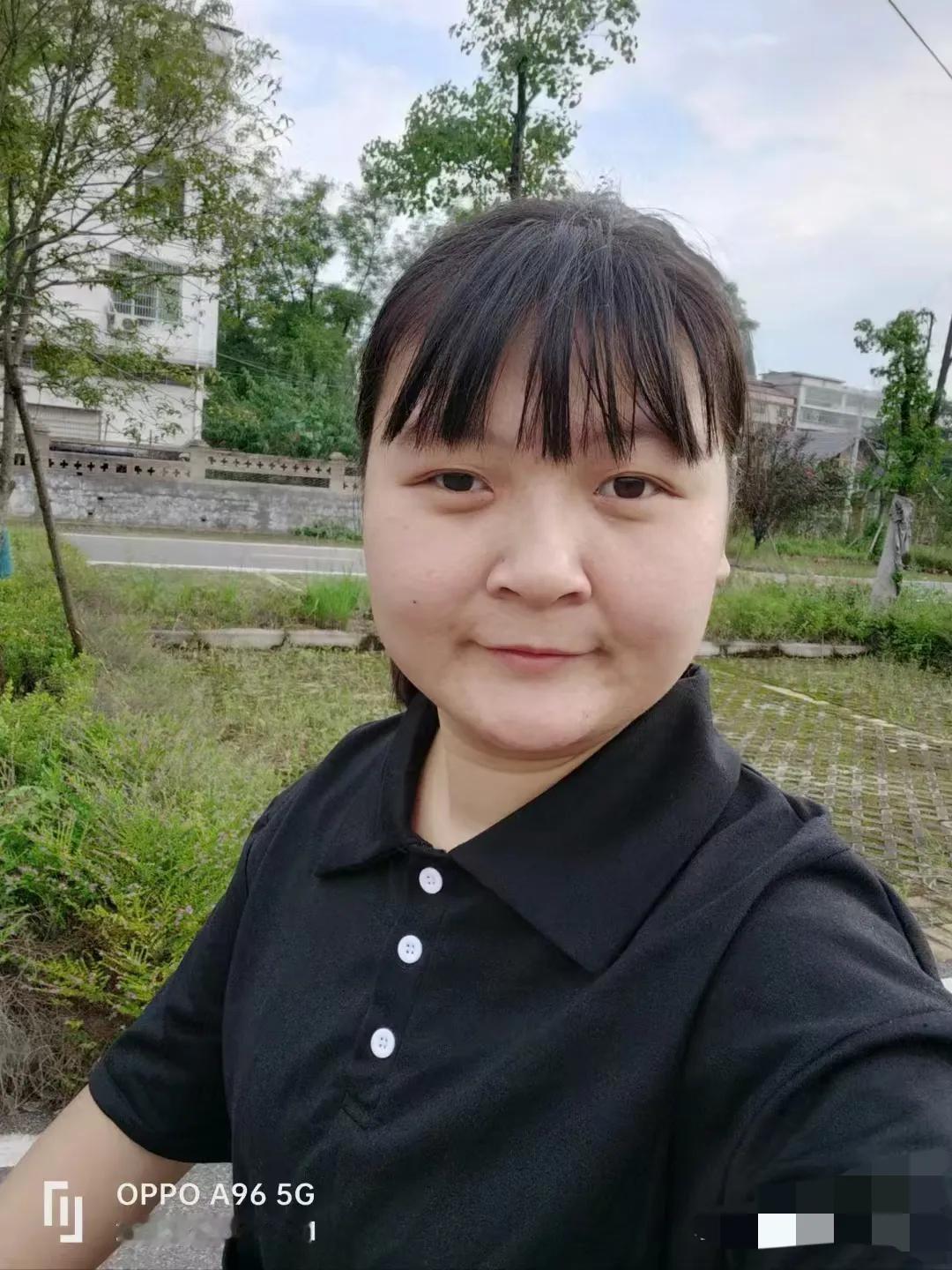 表妹公办本科毕业，在我们县厂里给人当会计，今天看了万安县95后女同志的工作经历，