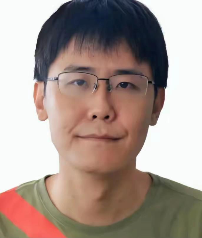 2002年，22岁的清华高材生刘海洋，在动物园将浓硫酸先后泼向五只熊，本以为会遭