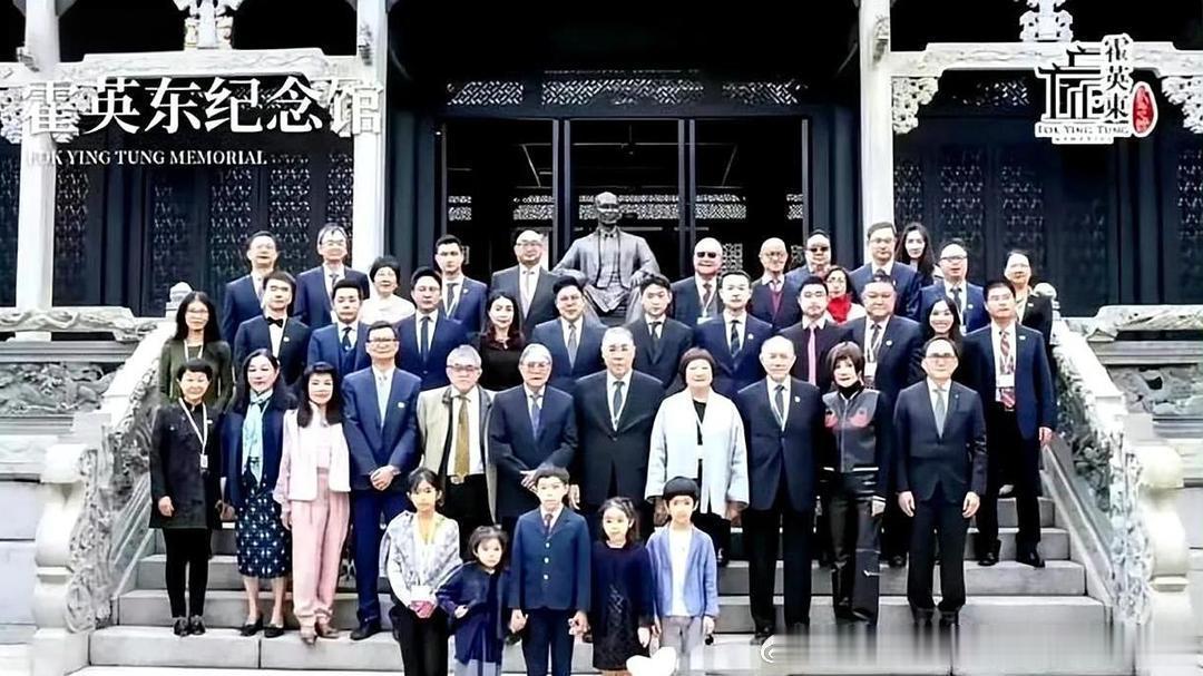 霍家大团圆合影，大嫂地位显而易见 