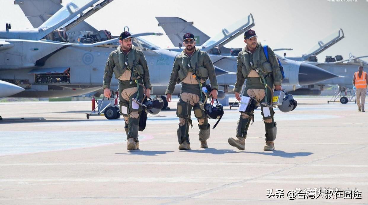 印巴空战惊现"4架阵风"！英媒揭秘：印度空军为何被"系统性击溃"？
 
5月7日