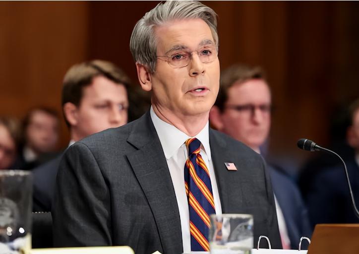 太阳打西边出来了！一向大嘴巴的特朗普这次竟然成了“闷葫芦”，悄悄派人摸进了北京城