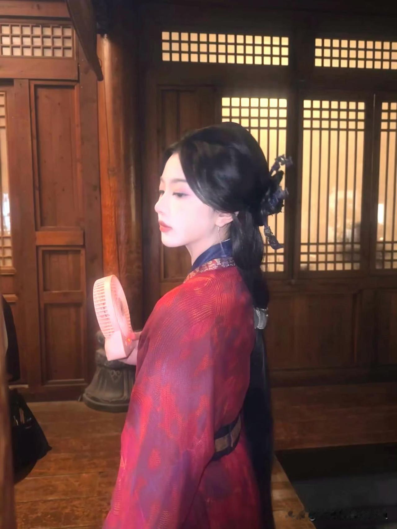 孔雪儿分享图片