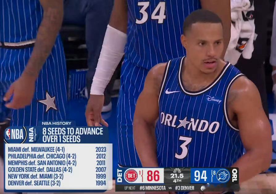 小理查德森在比赛结束后第一时间对着场上的每一位队友说：“one more！”魔术