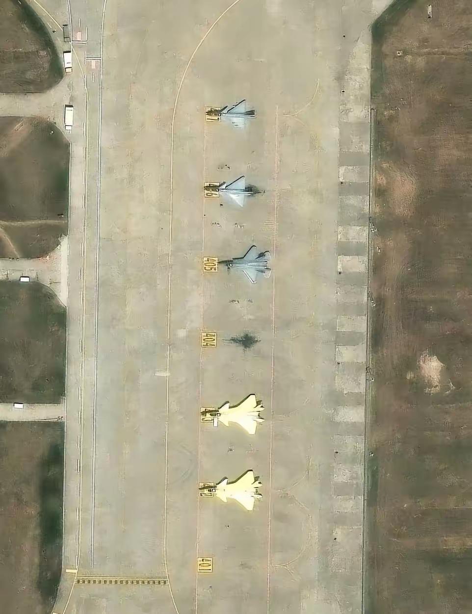 我说如果弹药补给充足，就这图上的5架飞机能打败全世界90%的国家空军，你信吗？